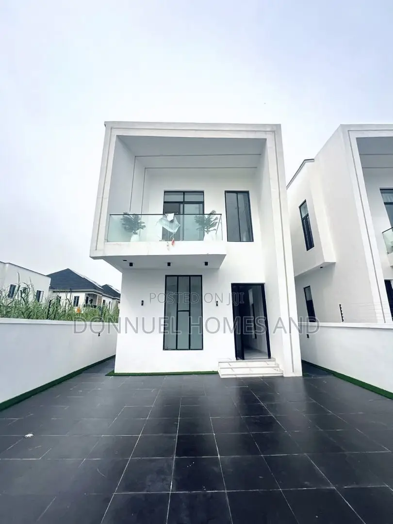 4bdrm Duplex in Ikota for sale