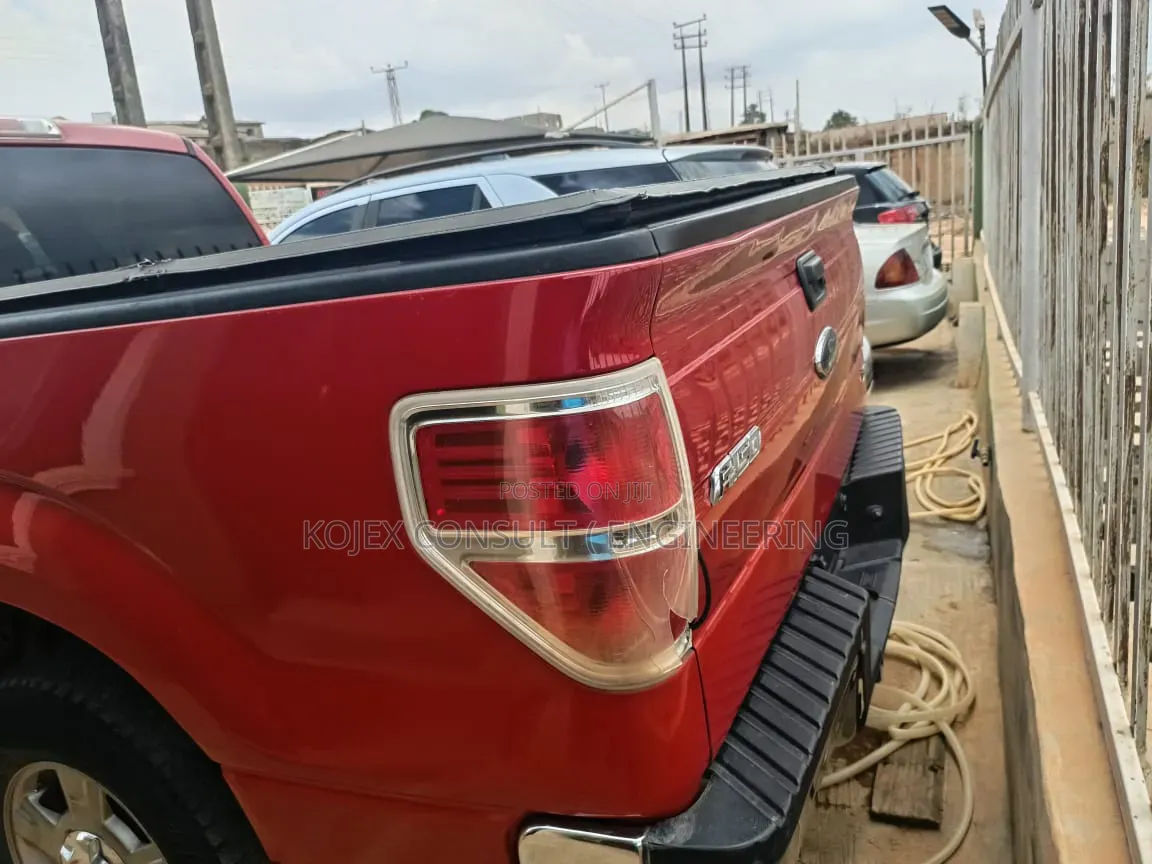 Ford F-150 XLT 2010 Red