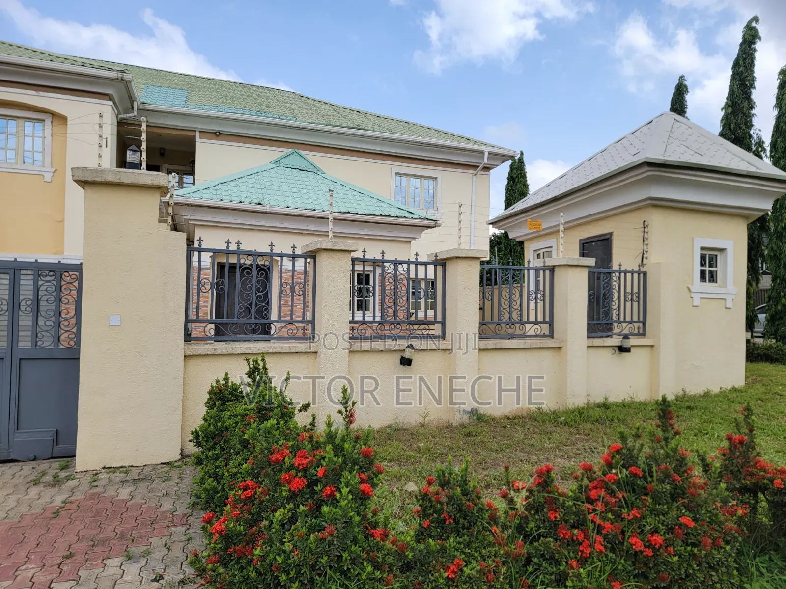 5bdrm Duplex in Charlie Boy, Life Camp for sale