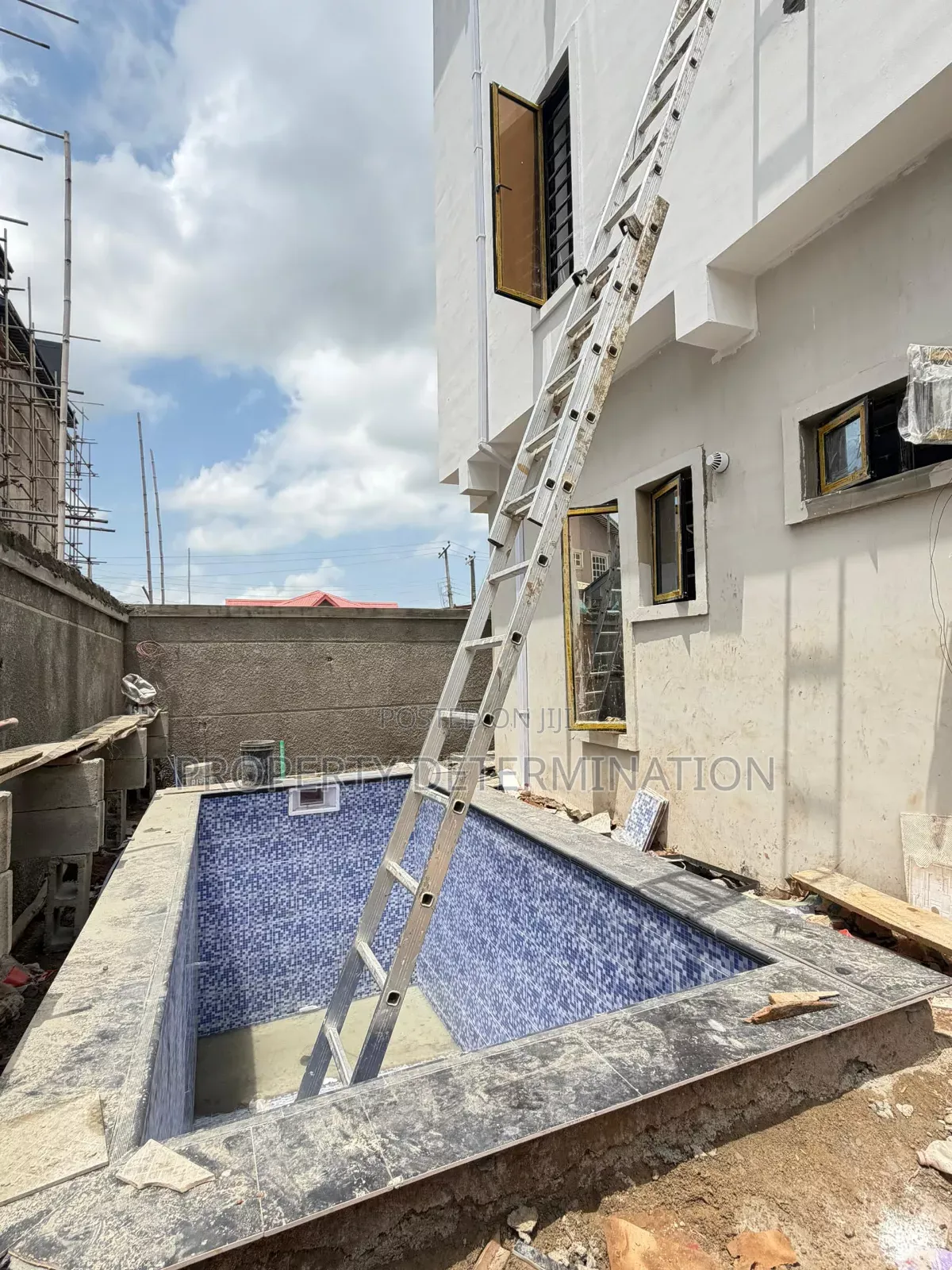 Furnished 5bdrm Duplex in GRA Phase 1 for sale