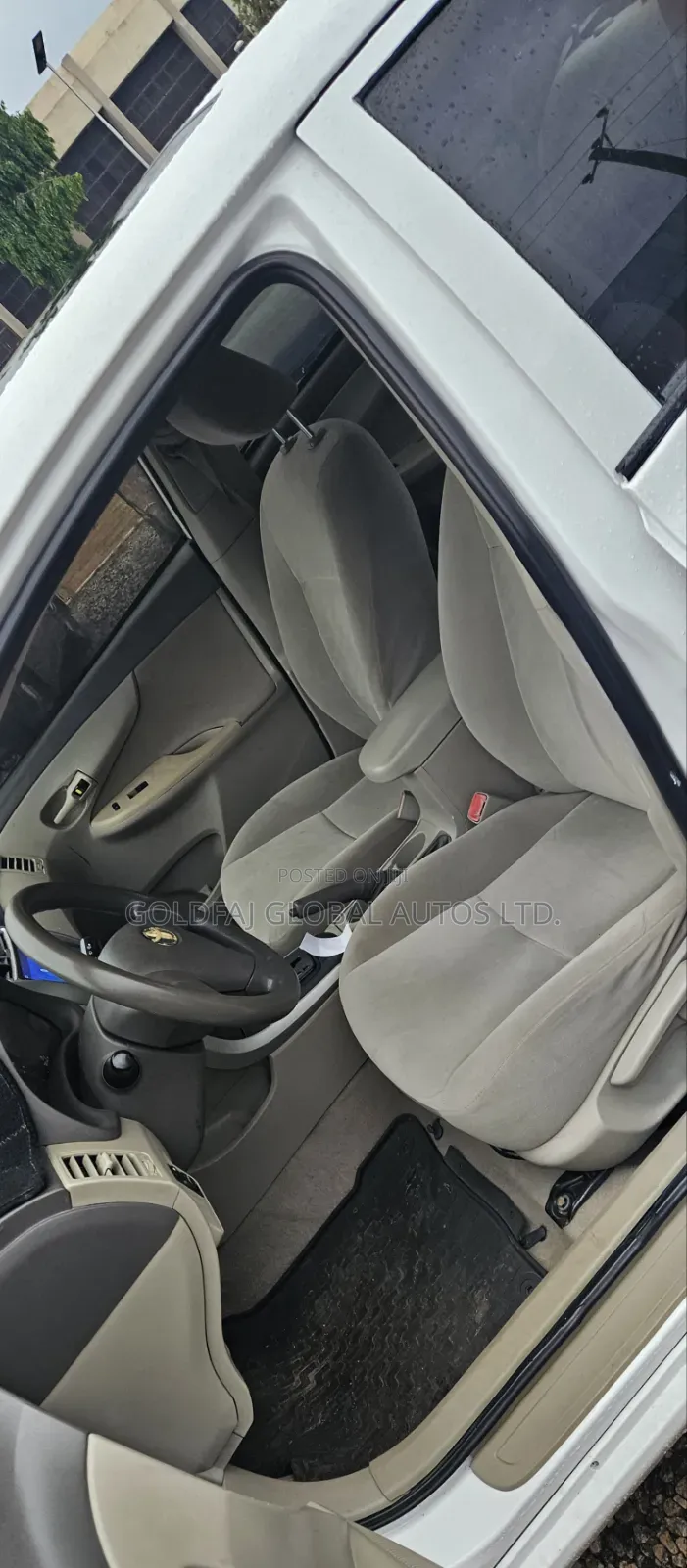 Toyota Corolla LE 4dr Sedan (1.8L 4 cyl 4A) 2009 White