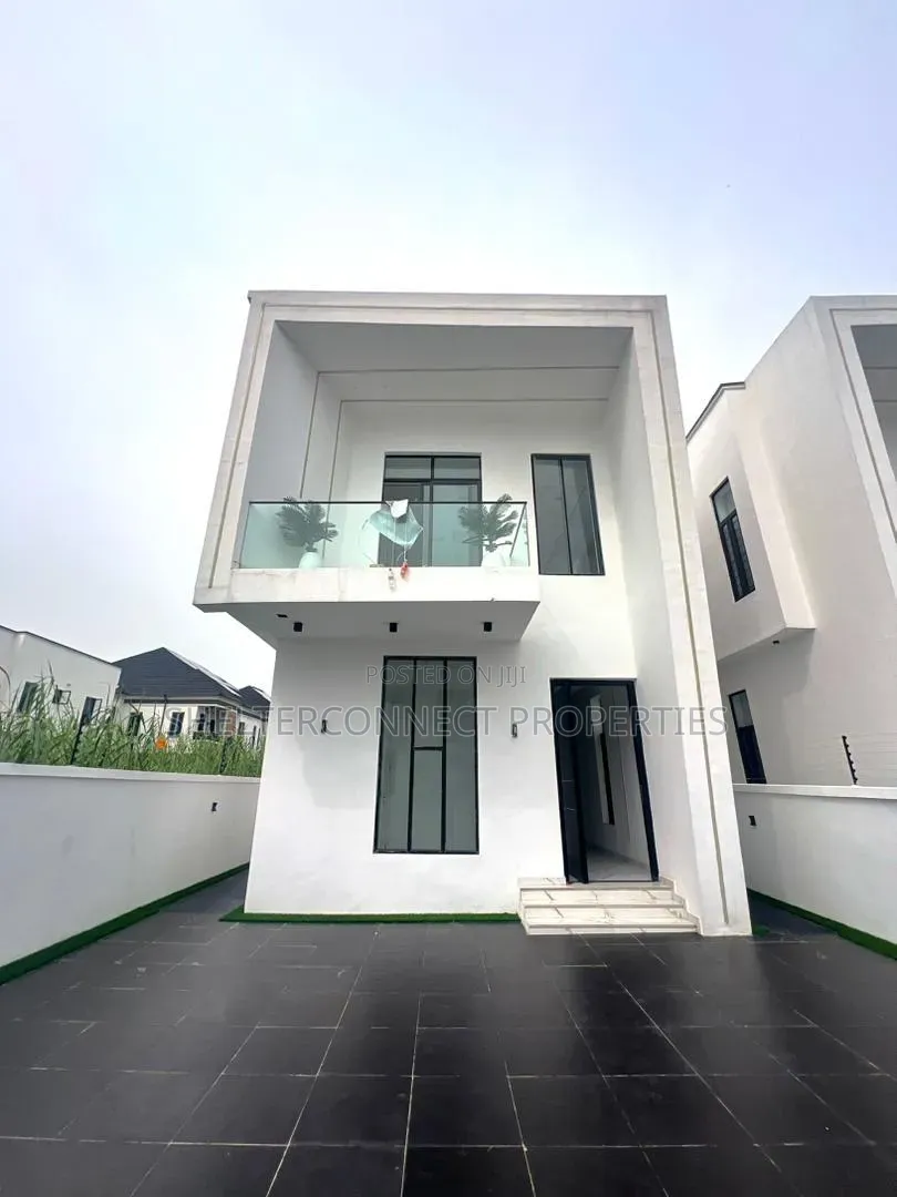 4bdrm Duplex in Ikota for sale