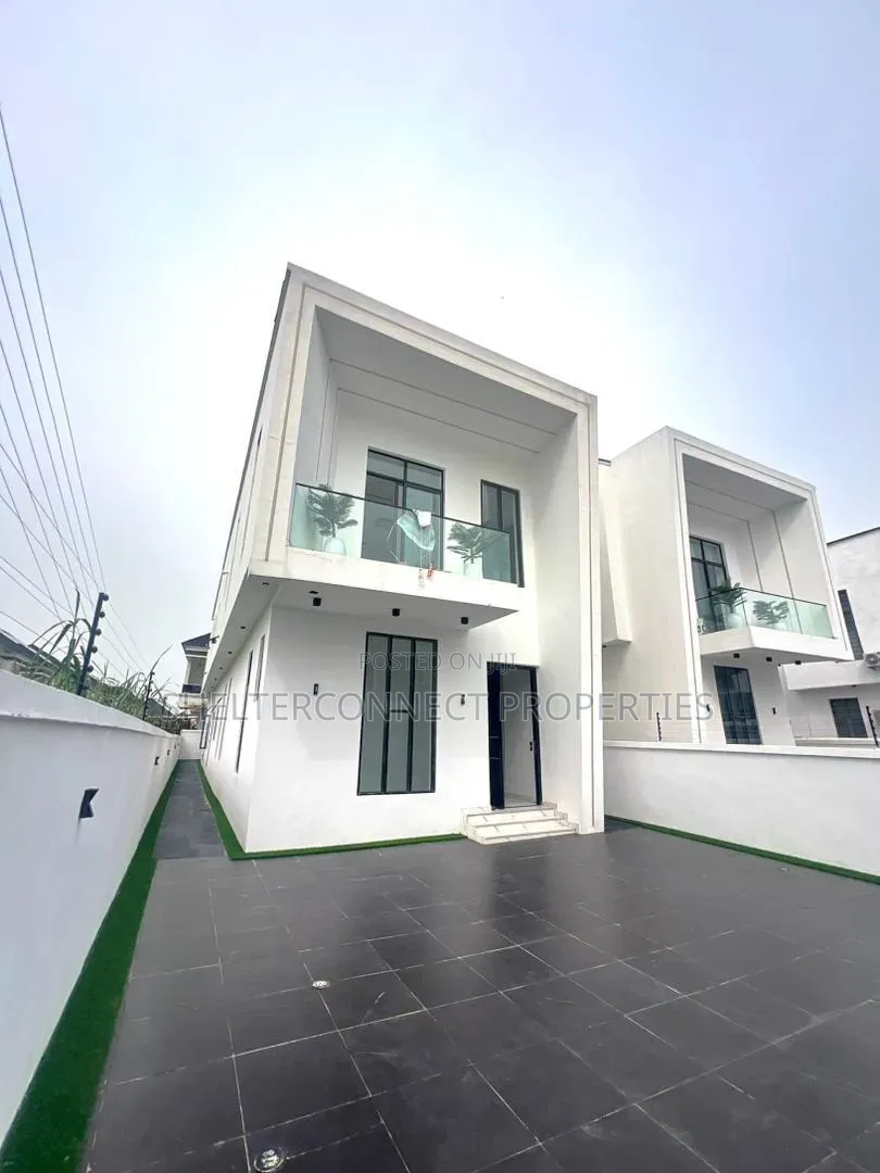 4bdrm Duplex in Ikota for sale