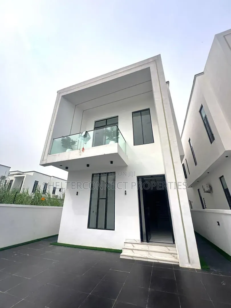 4bdrm Duplex in Ikota for sale