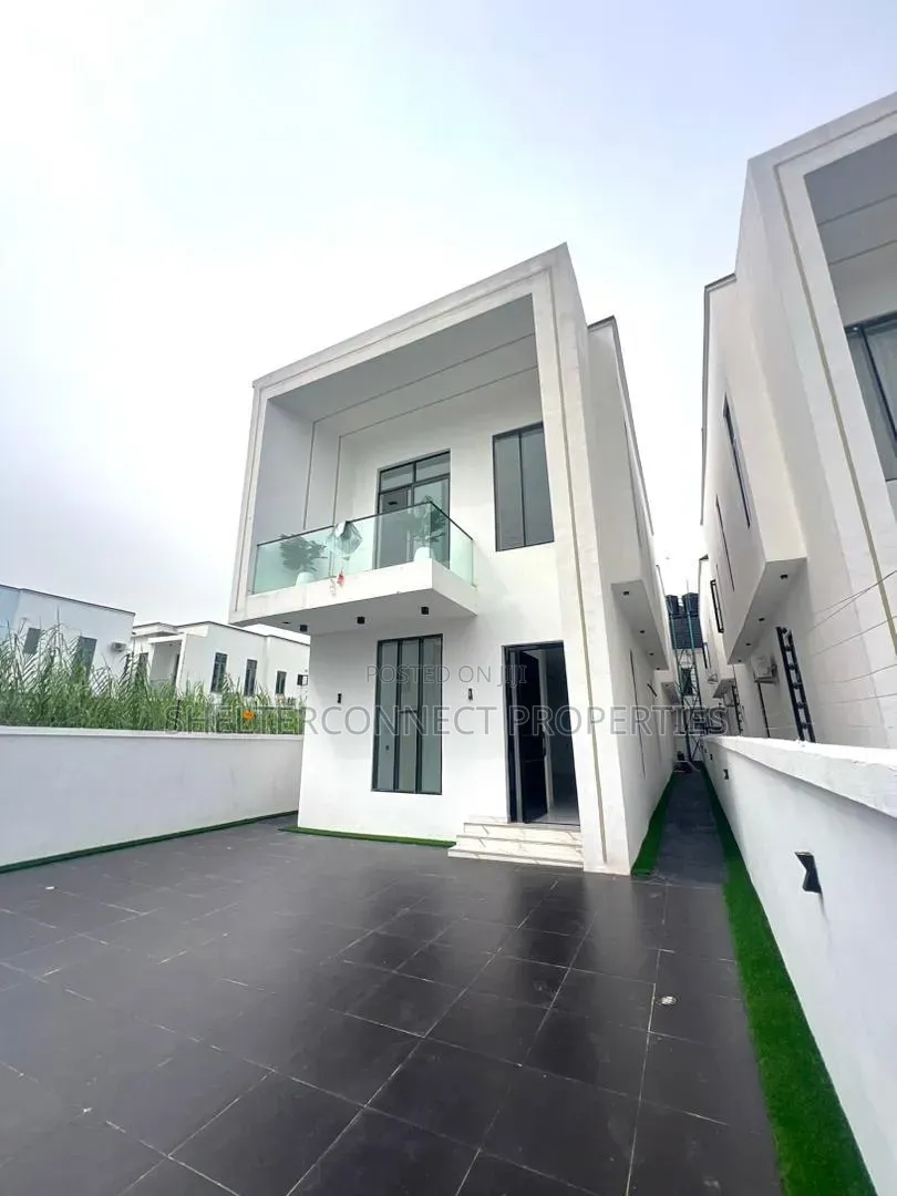 4bdrm Duplex in Ikota for sale