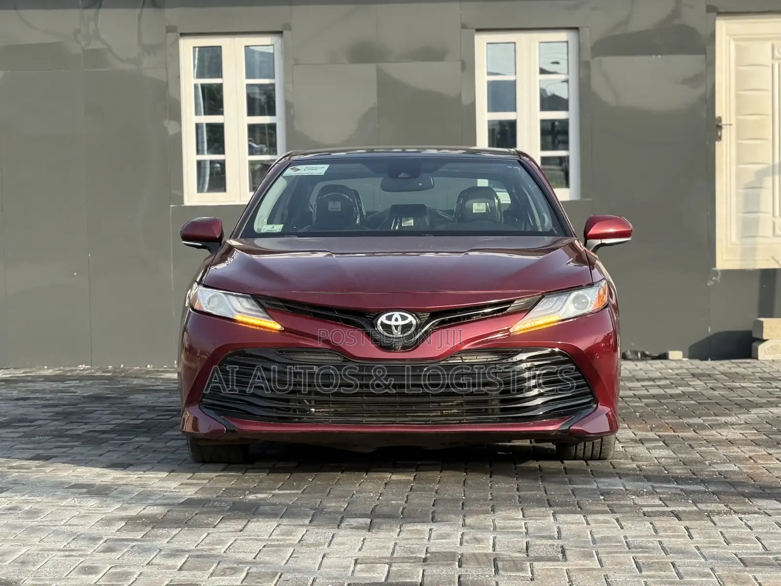 Toyota Camry XLE V6 (3.5L V6 8A) 2019 Maroon