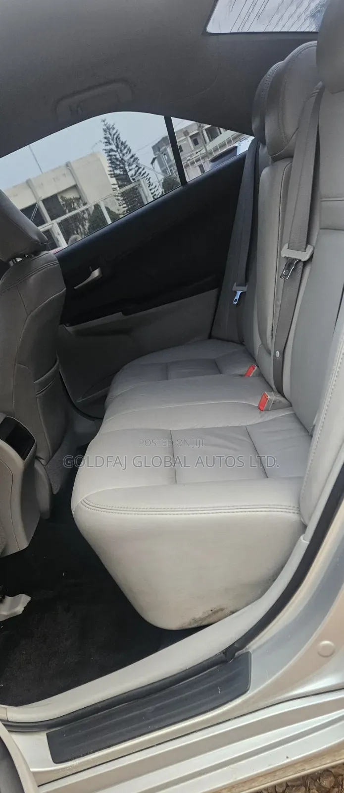 Toyota Camry SE 4dr Sedan (2.5L 4cyl 6A) 2012 Gray