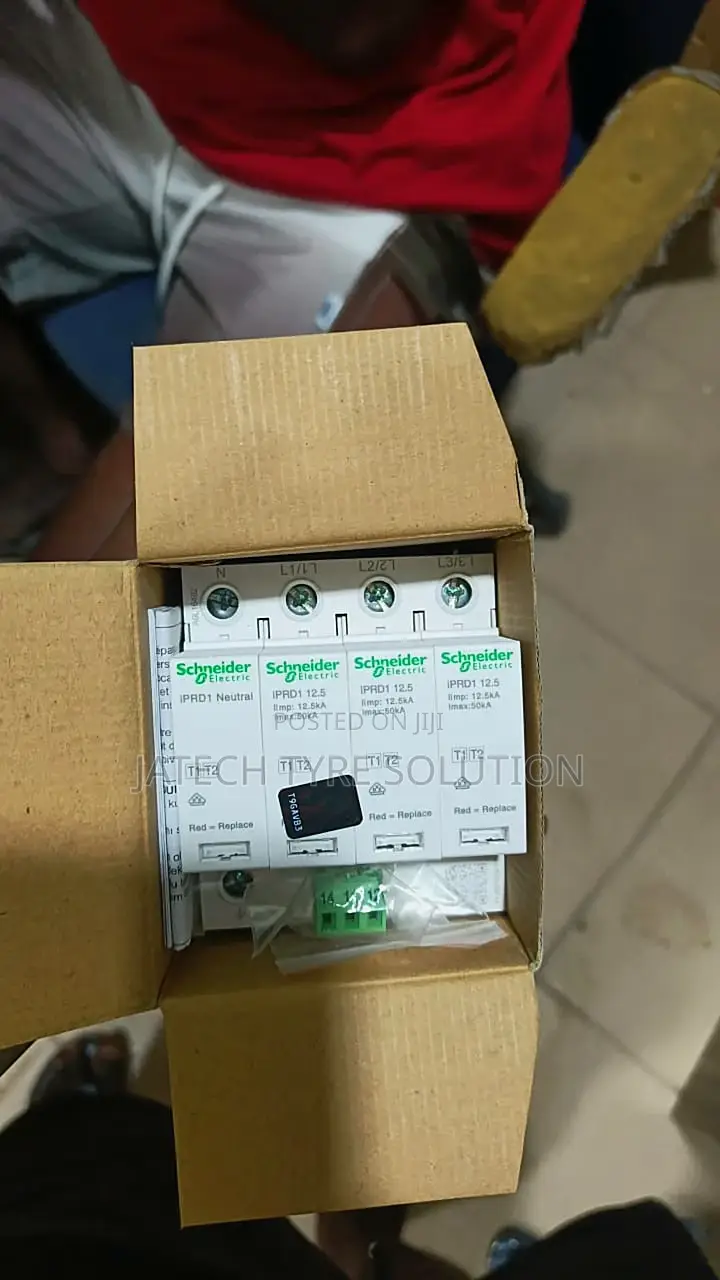 Surge Protector Schneider 4 Pole