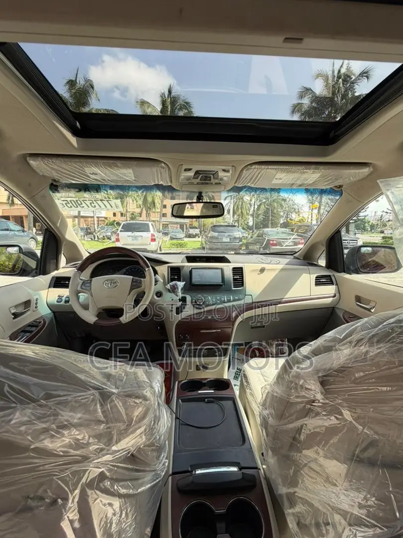 Toyota Sienna Limited 7 Passenger 2011 Red