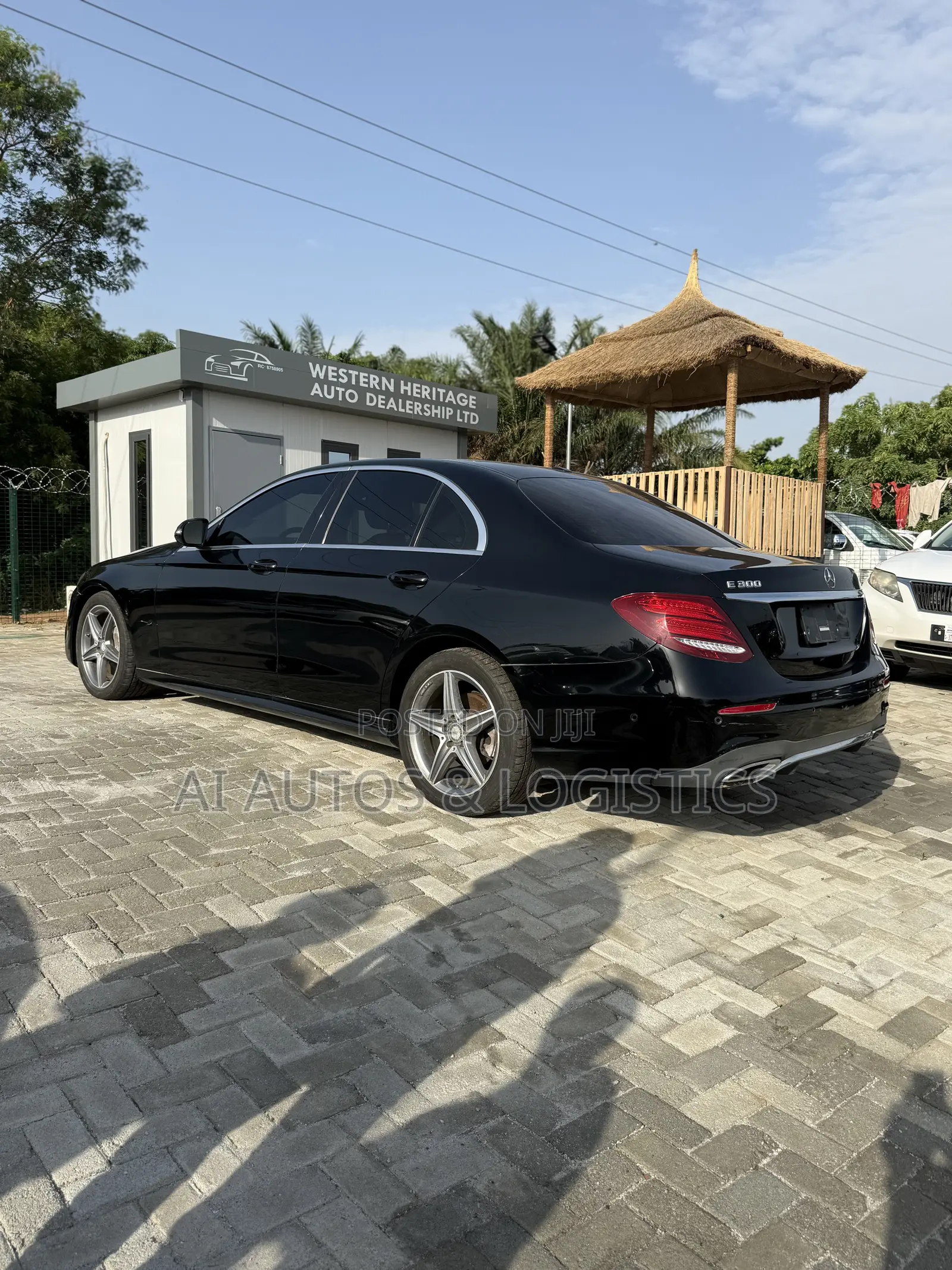 Mercedes-Benz E300 Base RWD Sedan (2.0L 4cyl 9A) 2017 Black