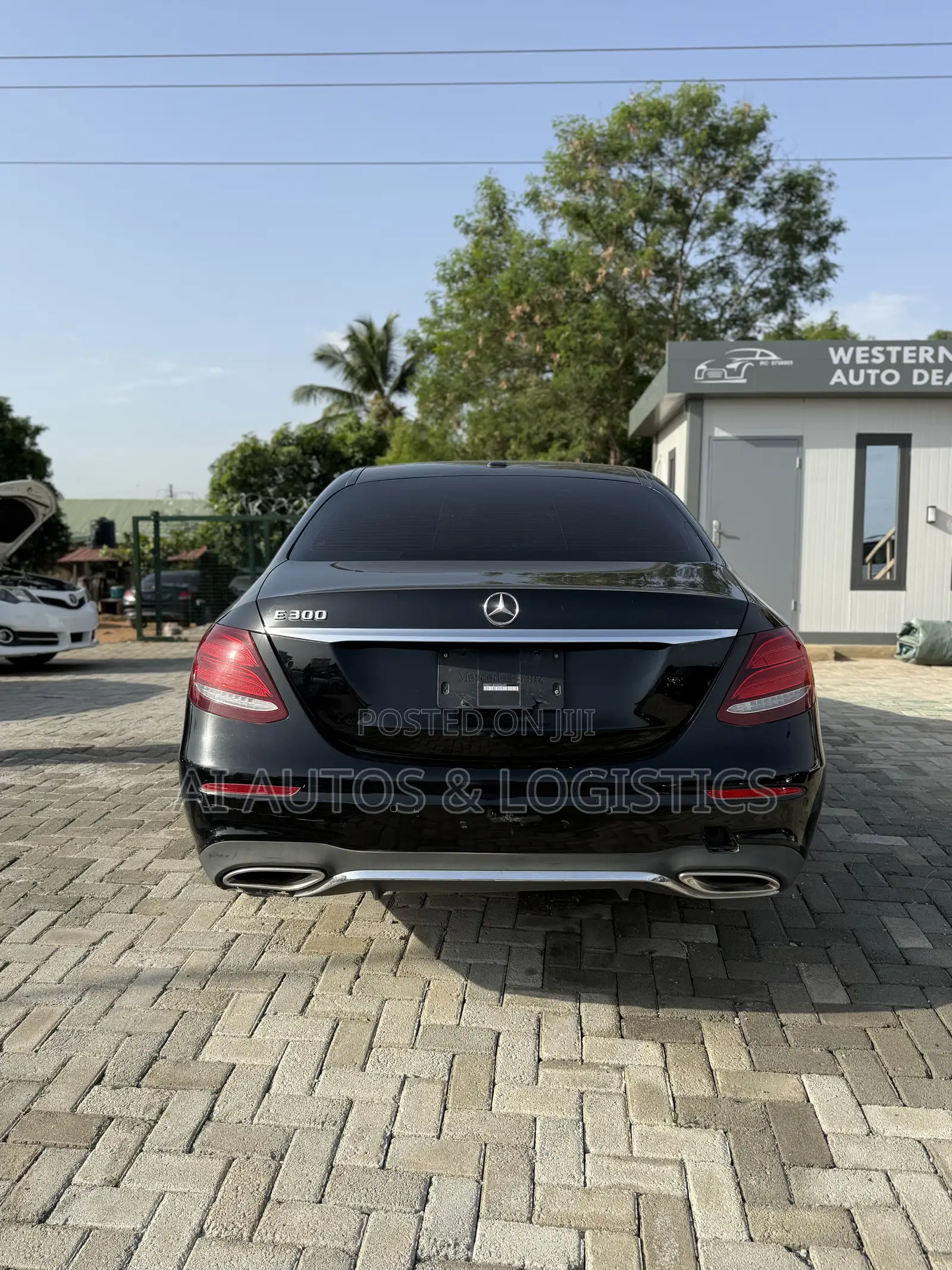 Mercedes-Benz E300 Base RWD Sedan (2.0L 4cyl 9A) 2017 Black