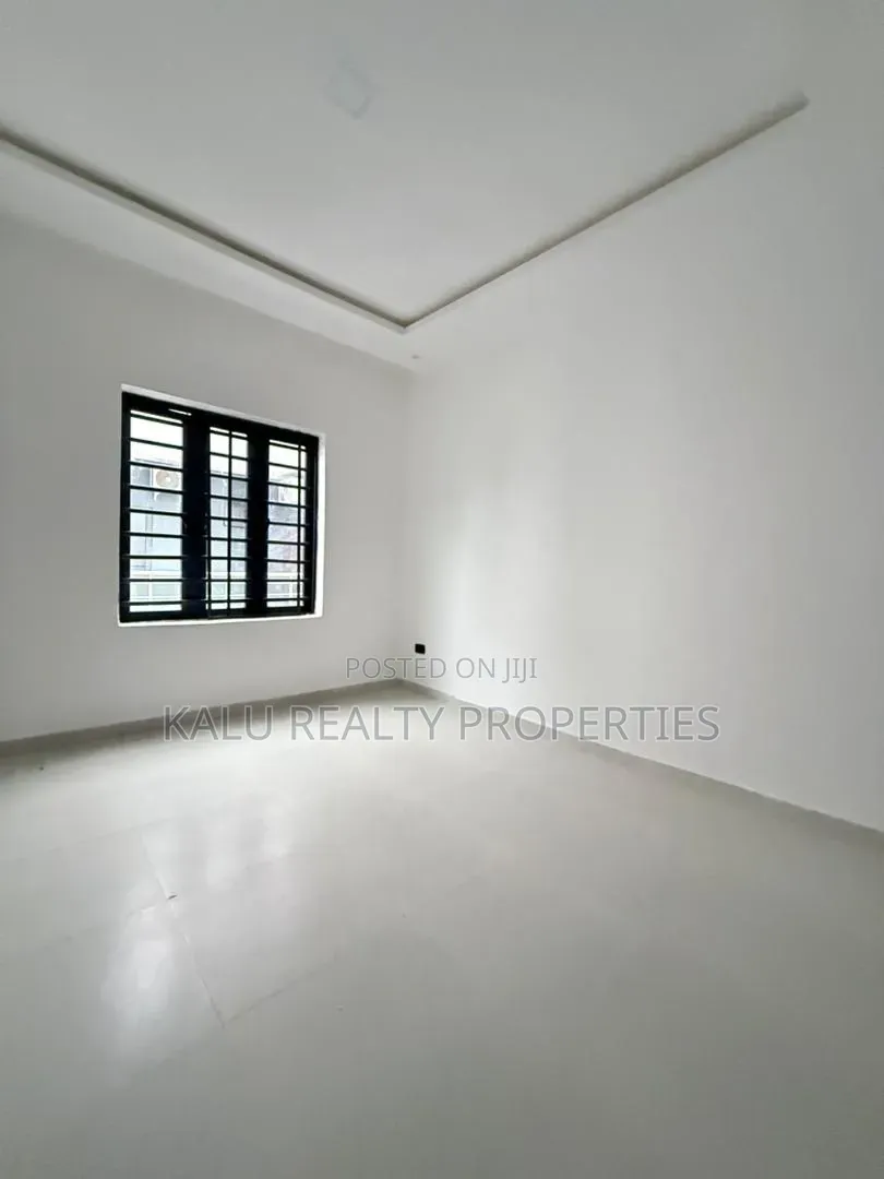 2bdrm Apartment in Lekki for rent