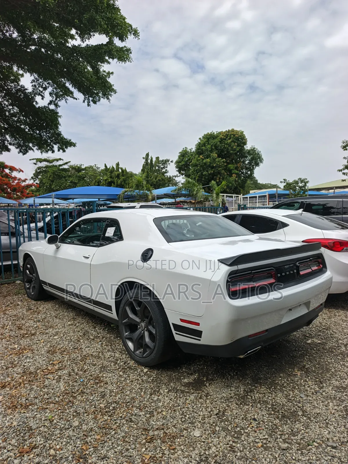 Dodge Challenger SXT RWD 2017 Silver