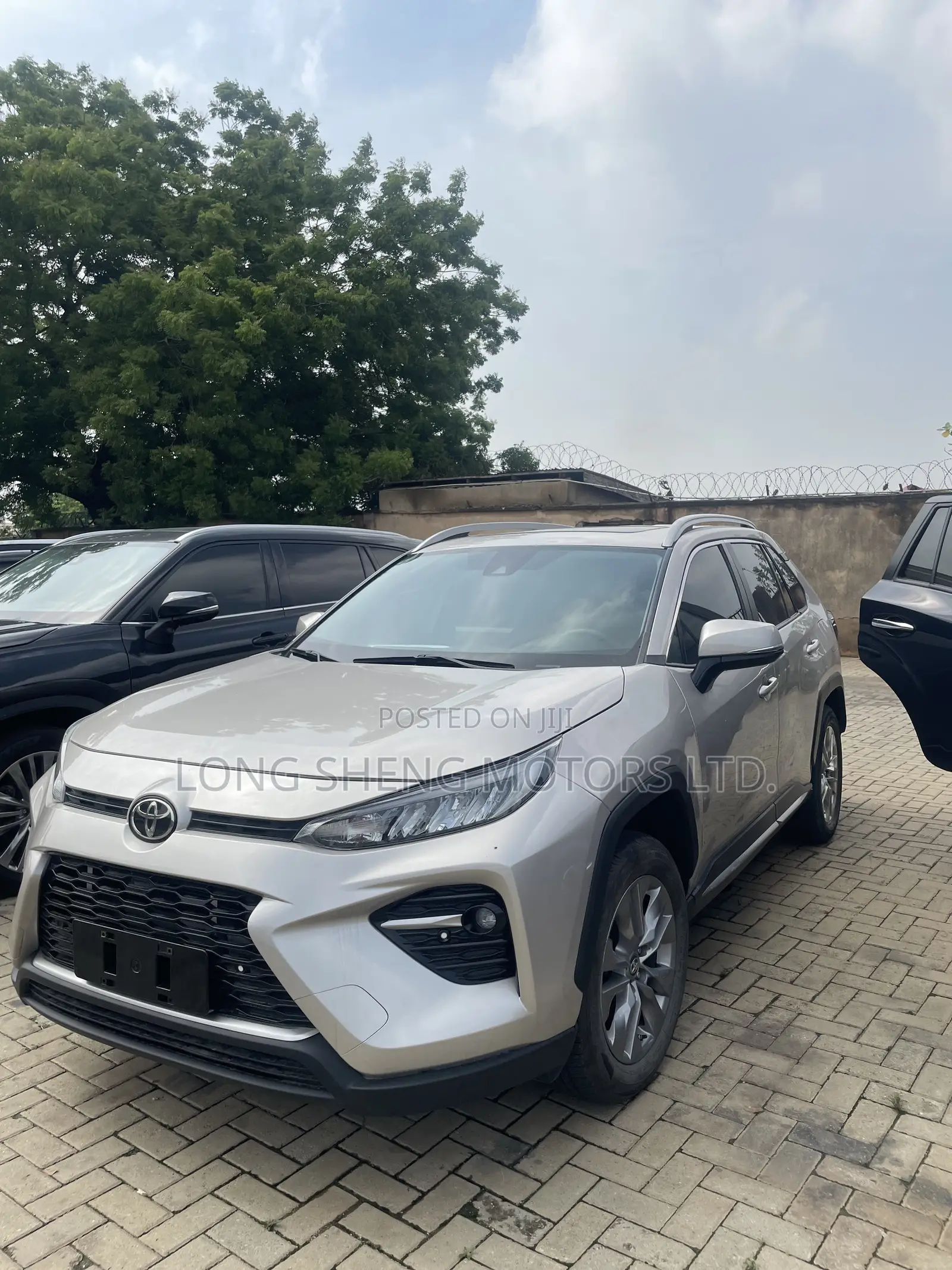 Toyota RAV4 Hybrid 2020 Silver