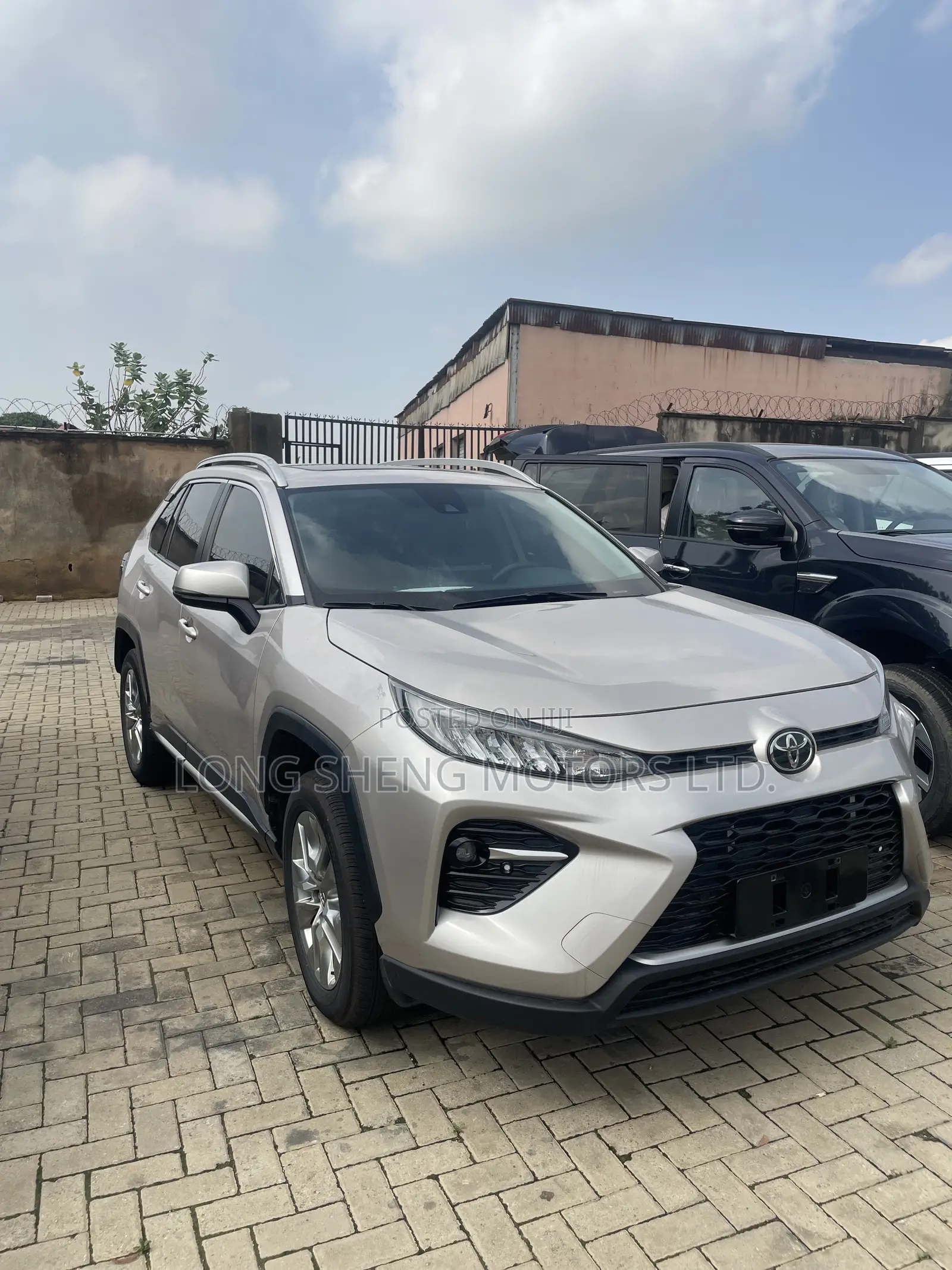 Toyota RAV4 Hybrid 2020 Silver