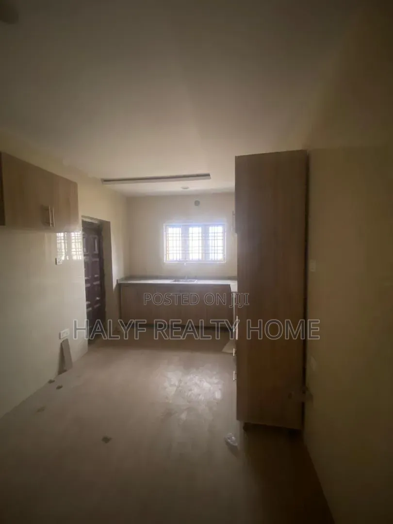 3bdrm Block of Flats in Kaura for rent