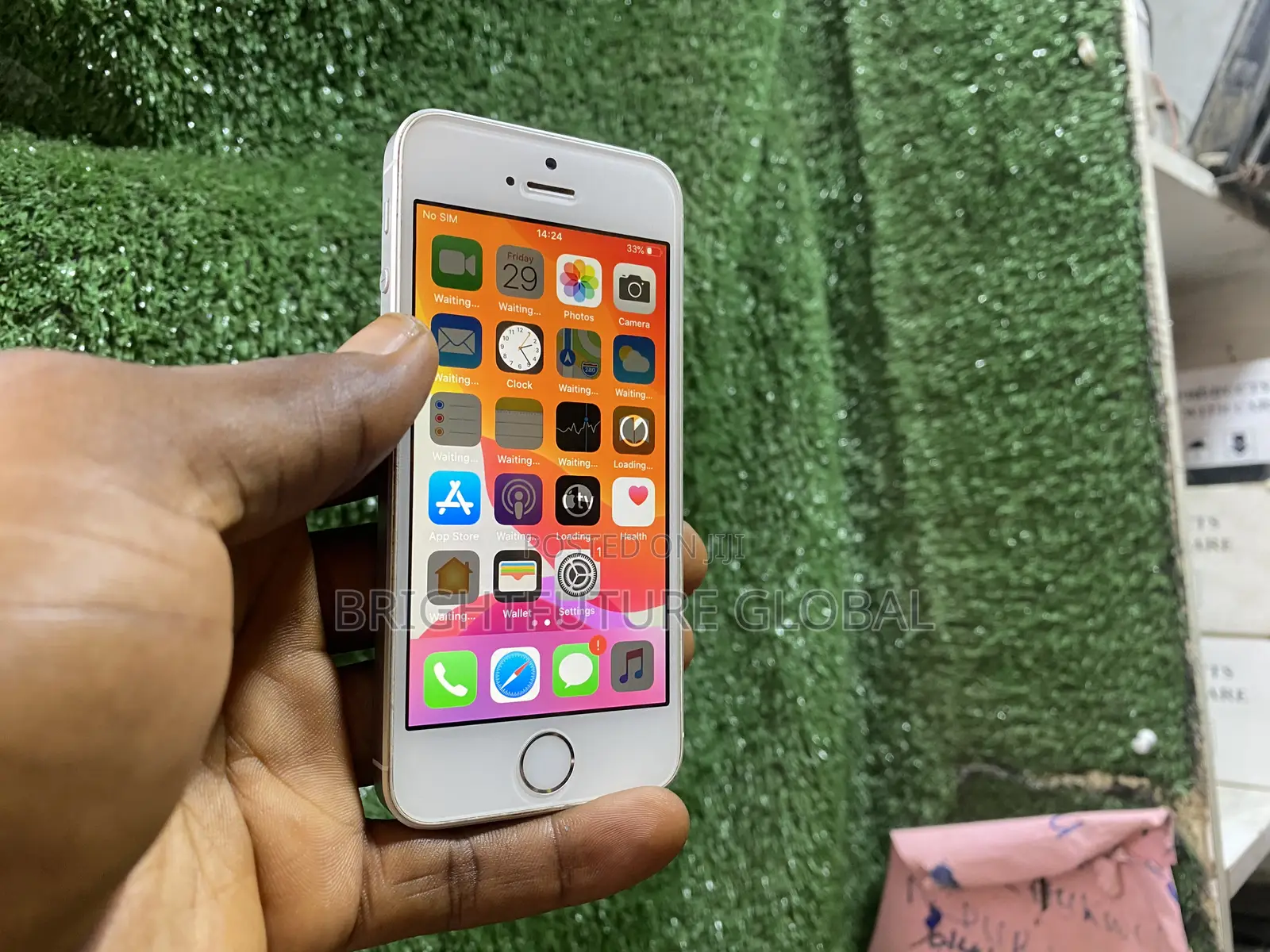 Apple iPhone SE 32 GB White