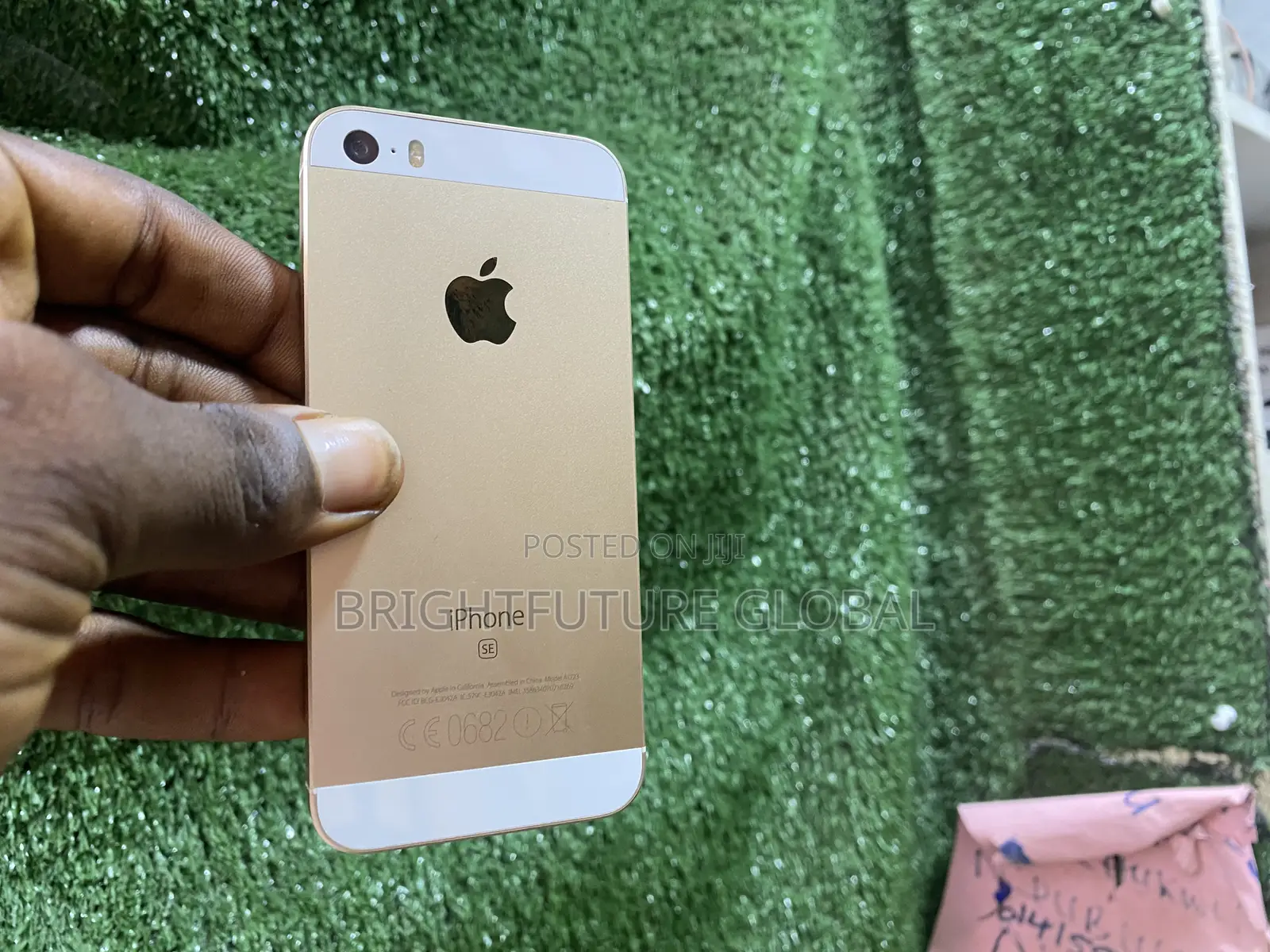 Apple iPhone SE 64 GB Gold