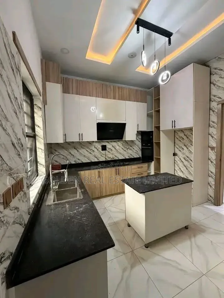 4bdrm Duplex in Lekki Expressway for sale