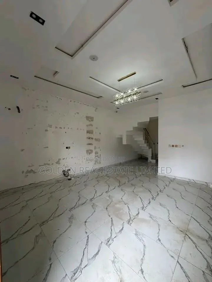 4bdrm Duplex in Lekki Expressway for sale