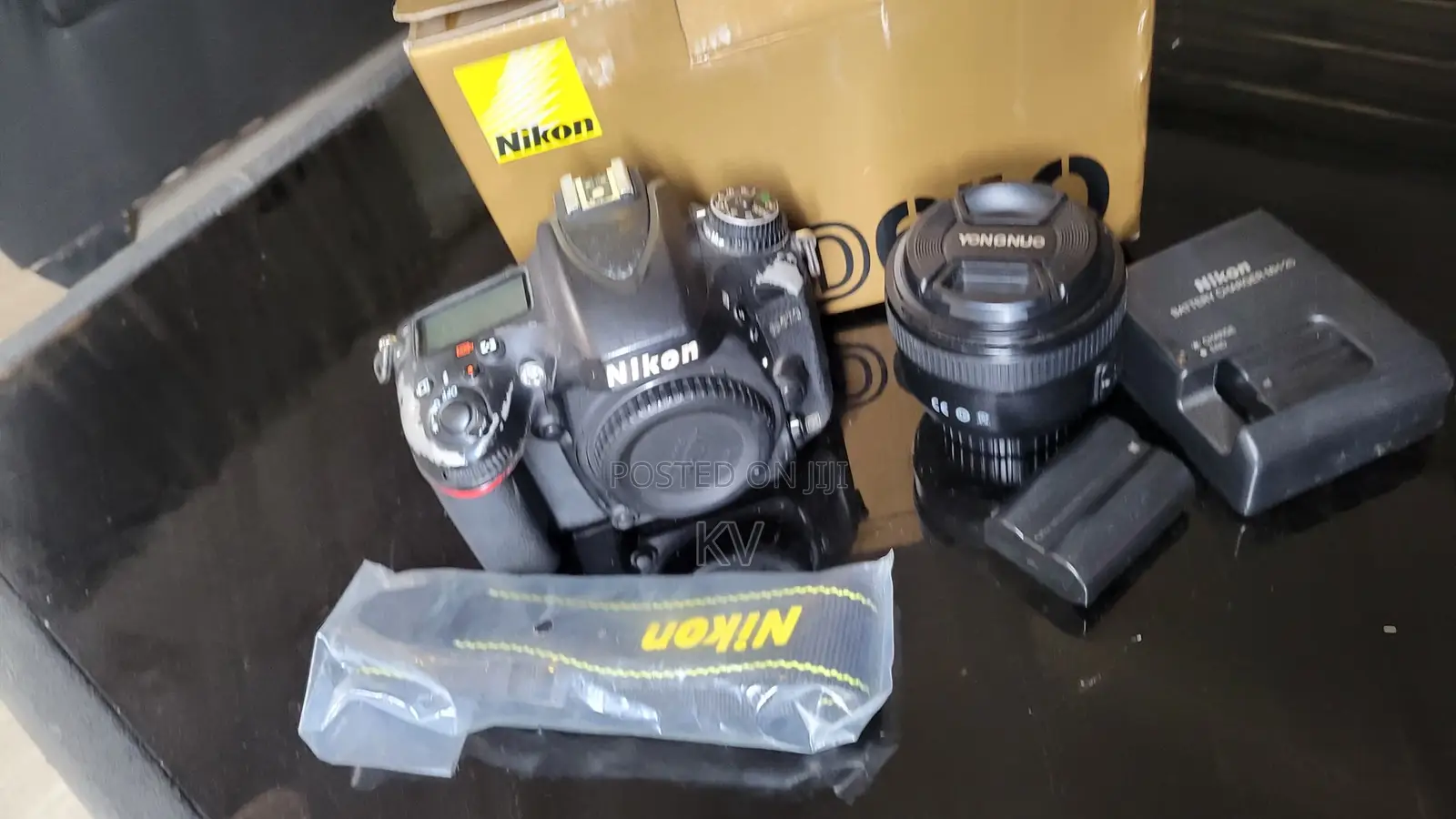 Nikon D610 + Yongnuo 50mm 1.8 Two Battery Cartoon Camera Strap