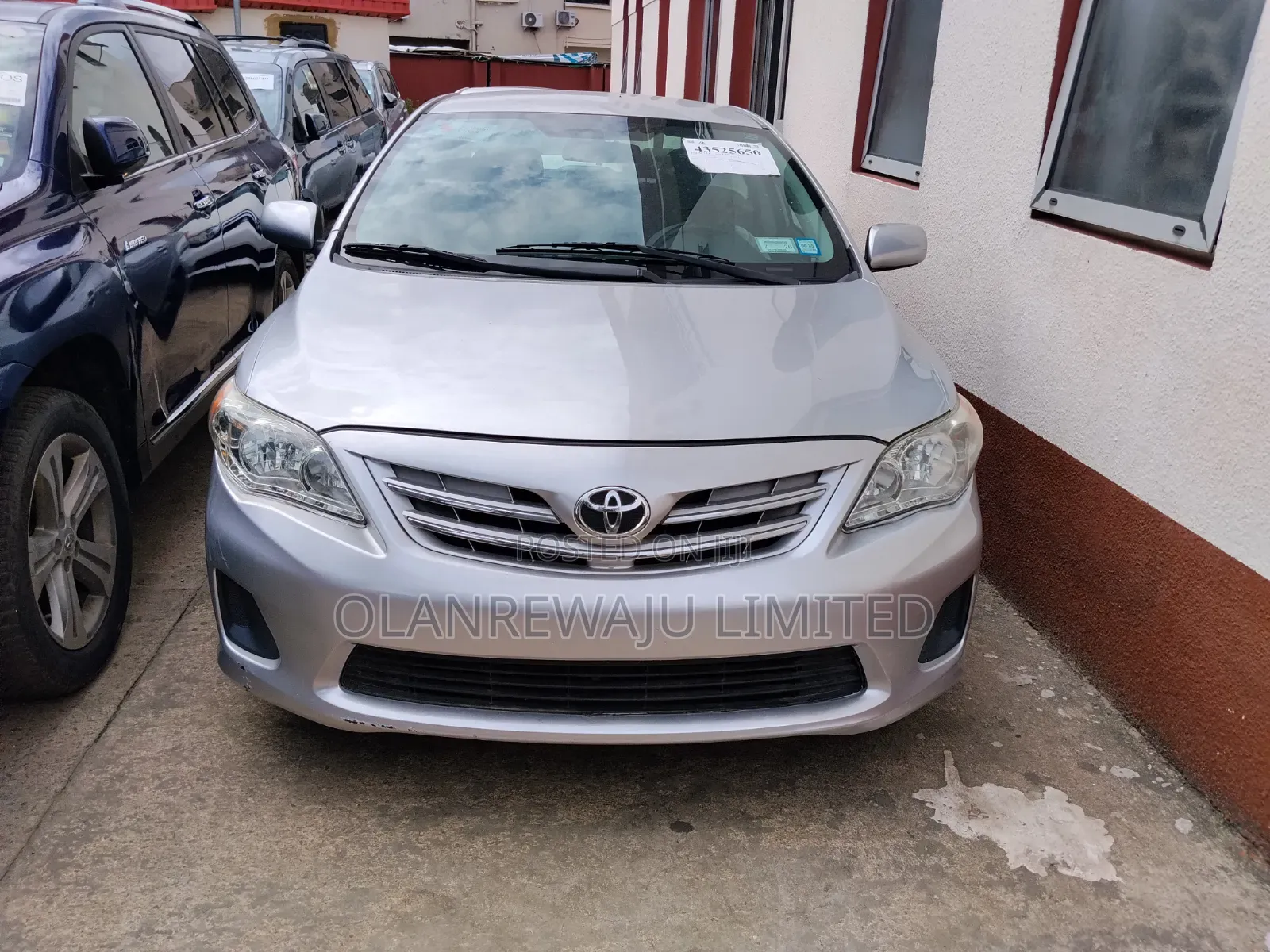 Toyota Corolla LE 4dr Sedan (1.8L 4cyl 4A) 2013 Silver