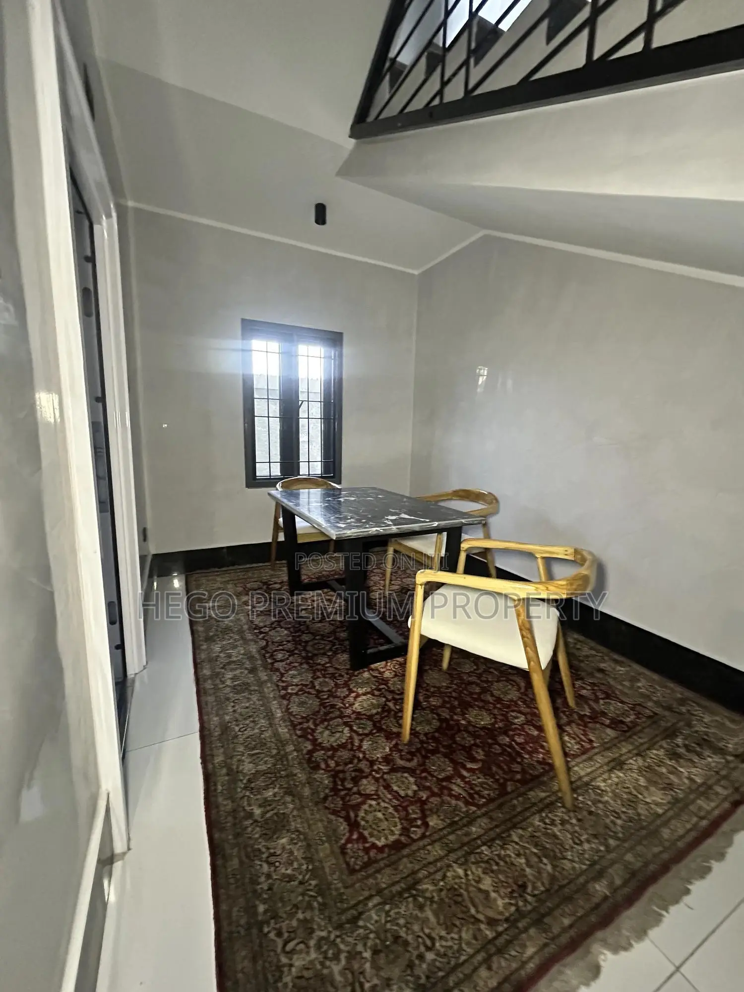 1bdrm Duplex in Forces Avenue Old for rent