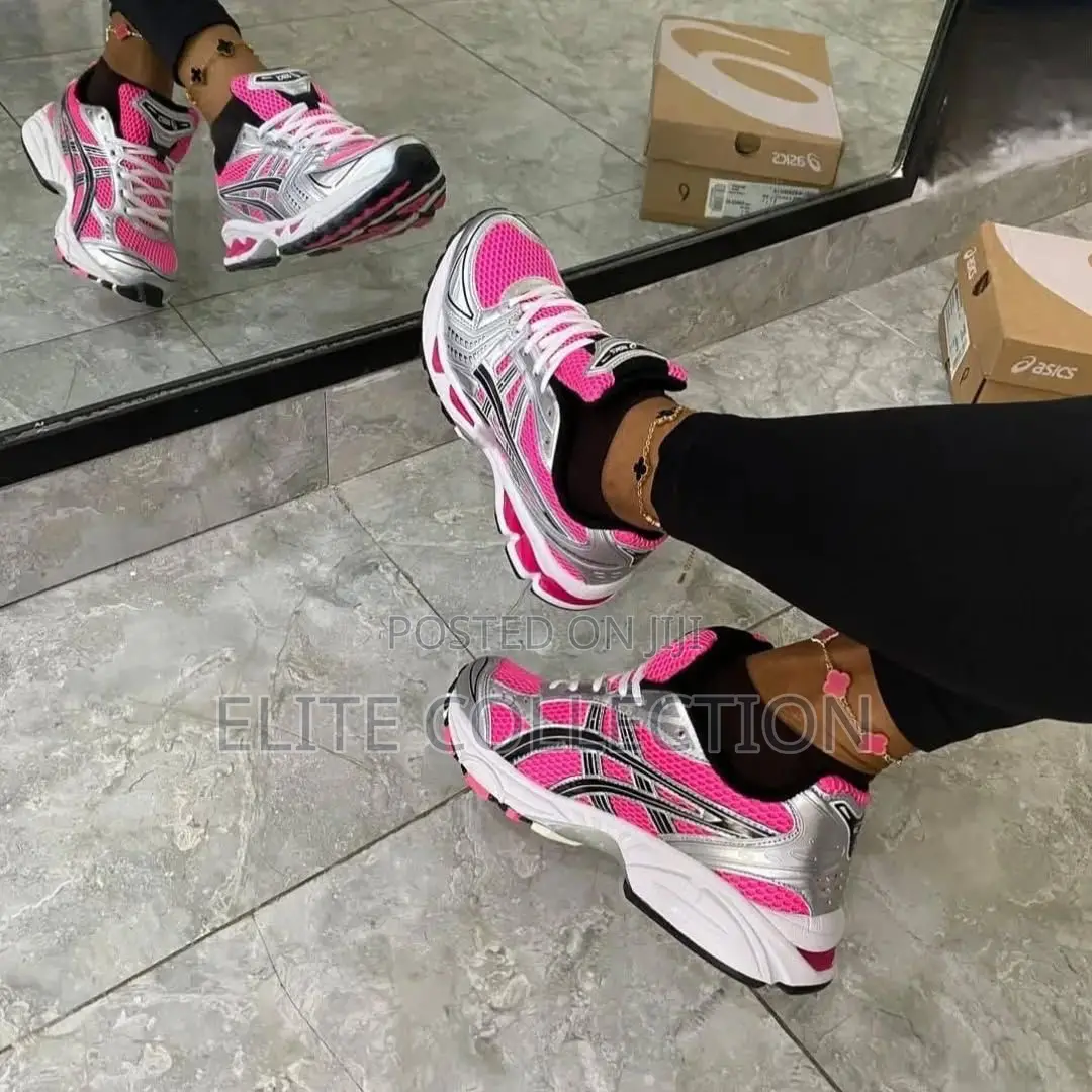 Asics-Gel Sneaks Size: 37-38-39-40-41-42 Comes Fully Boxed