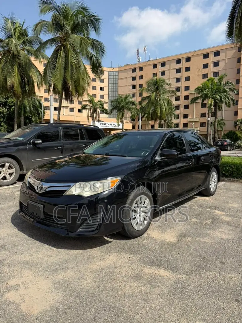 Toyota Camry LE 4dr Sedan (2.5L 4cyl 6A) 2012 Black