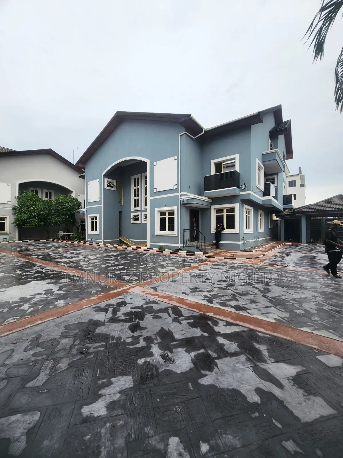 4bdrm Duplex in Ademola Adetokunbo for rent