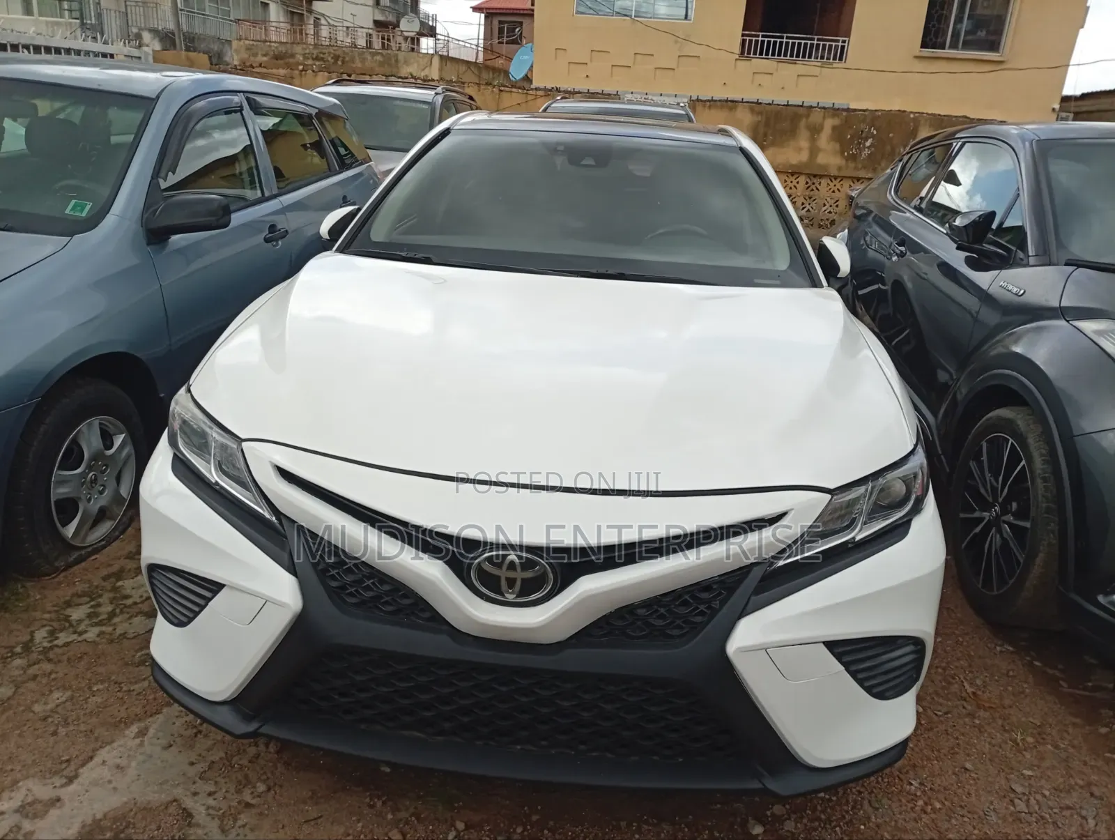 Toyota Camry XSE 4dr Sedan (2.5L 4cyl 6A) 2017 White