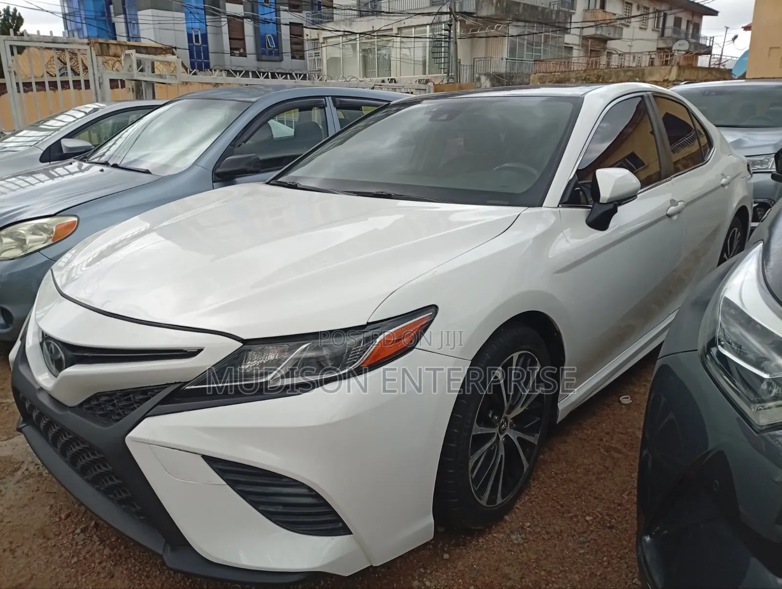 Toyota Camry XSE 4dr Sedan (2.5L 4cyl 6A) 2017 White