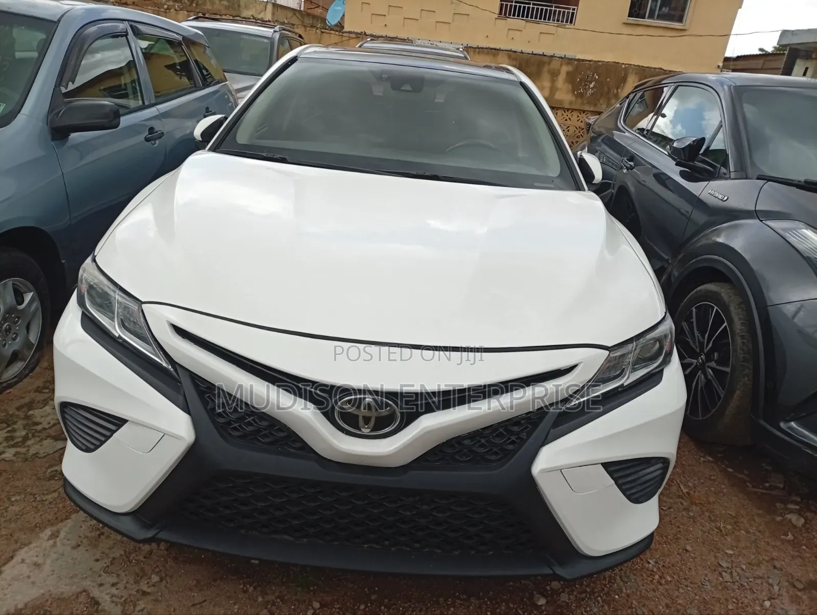 Toyota Camry XSE 4dr Sedan (2.5L 4cyl 6A) 2017 White