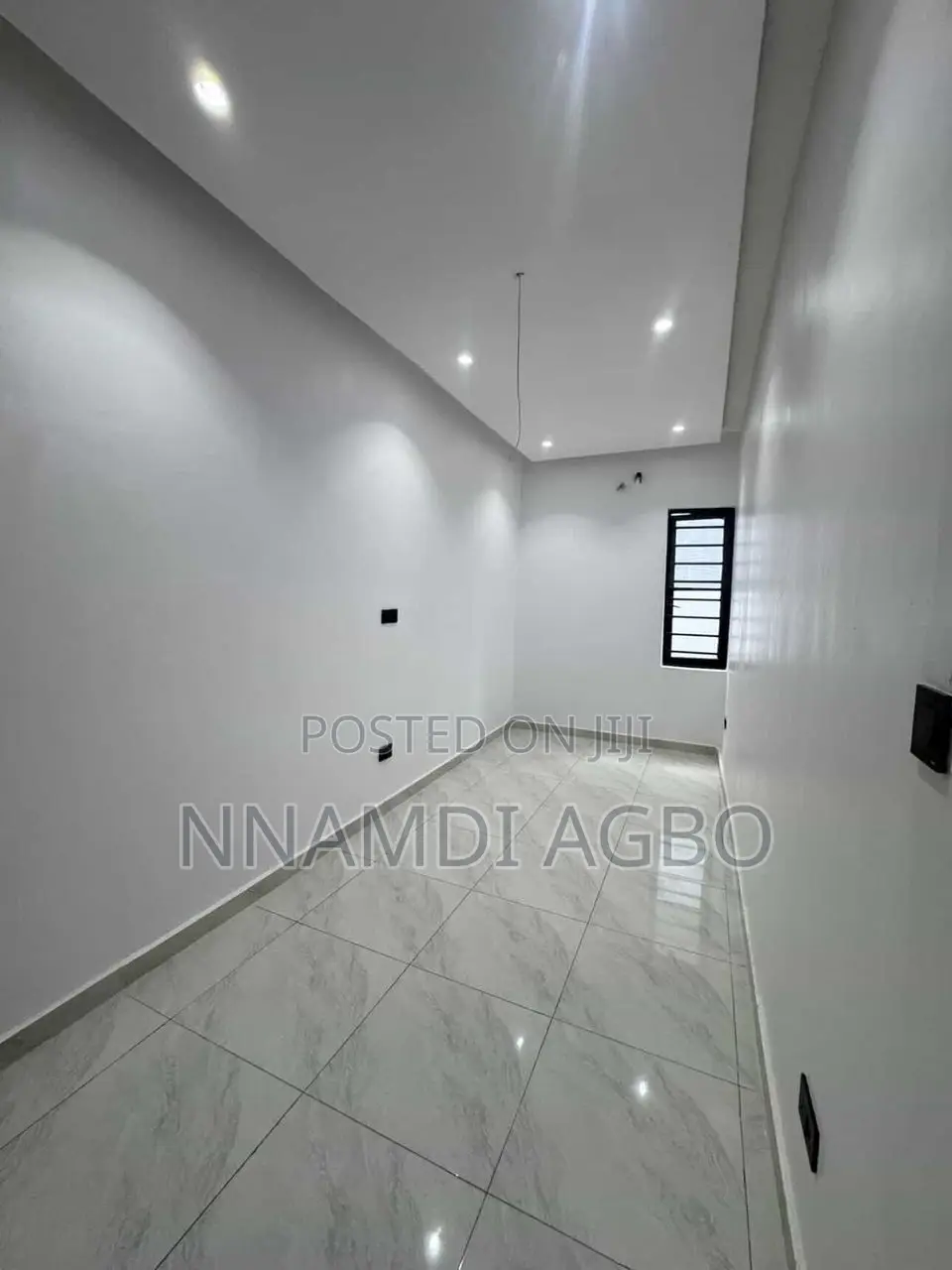 5bdrm Duplex in Chevron for rent