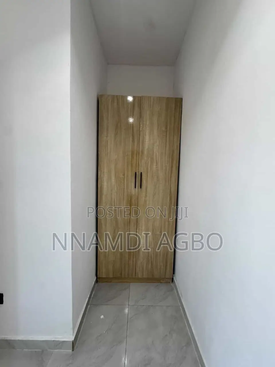 5bdrm Duplex in Chevron for rent