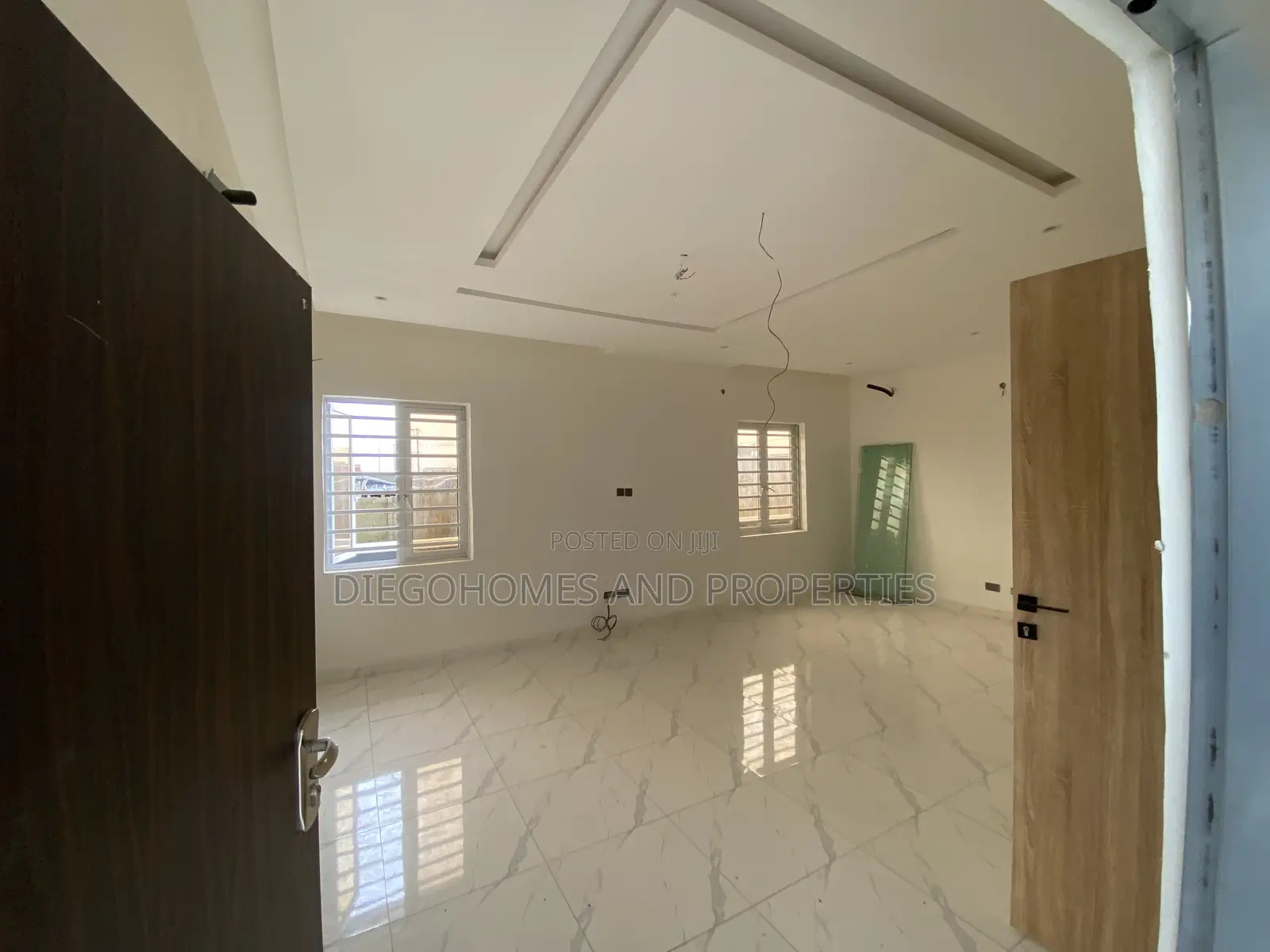 4bdrm Duplex in Ogombo for sale