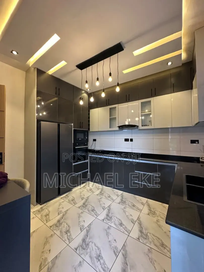 Cozy 2 Bedroom Apartment With Beach View