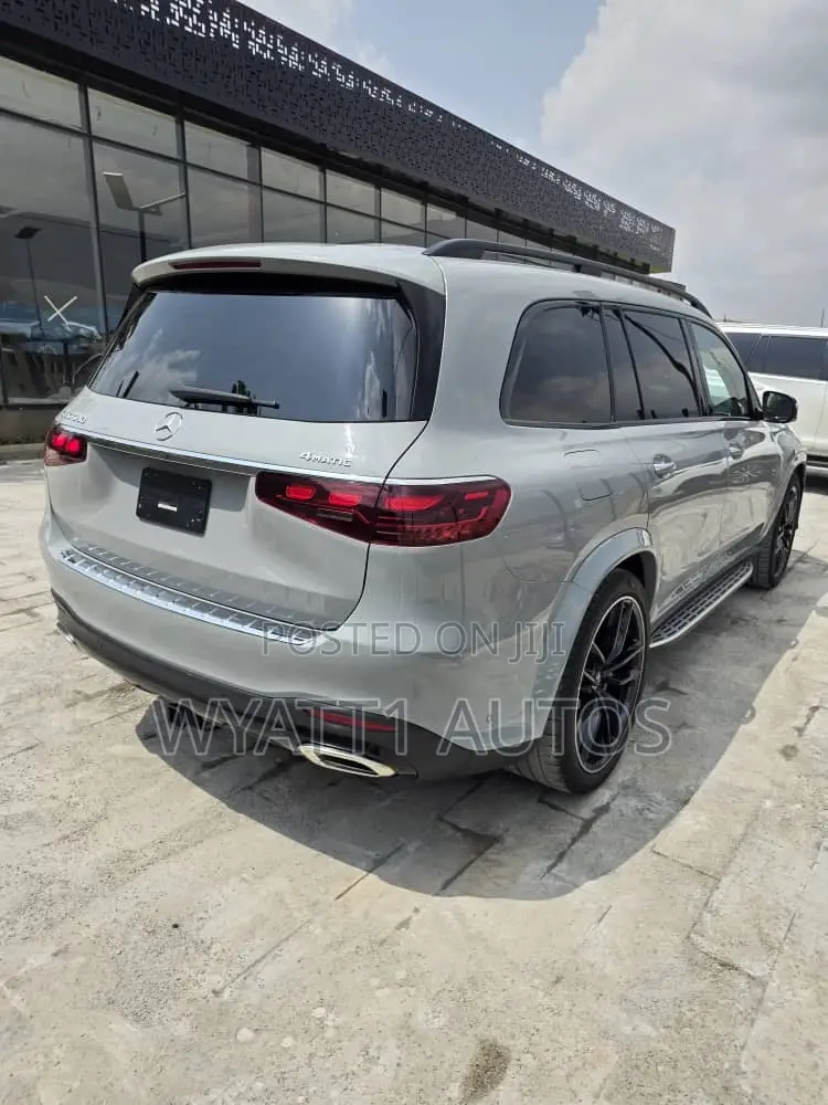 New Mercedes-Benz GLS-Class GLS 580 4MATIC AWD 2025