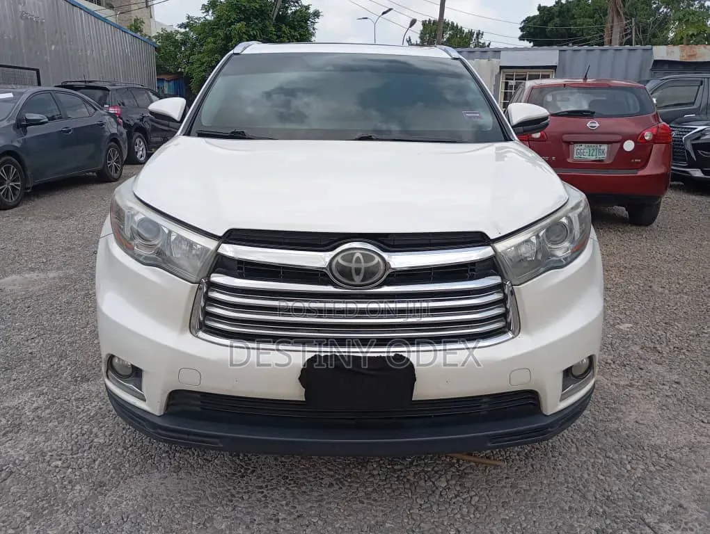 Toyota Highlander XLE 4dr SUV (3.5L 6cyl 6A) 2015 White