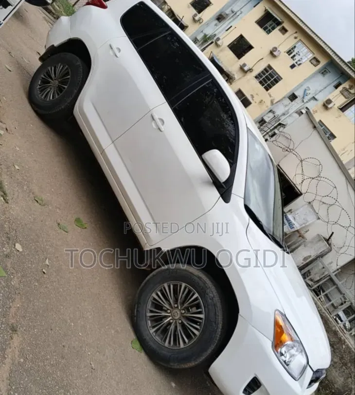 Toyota RAV4 2010 White