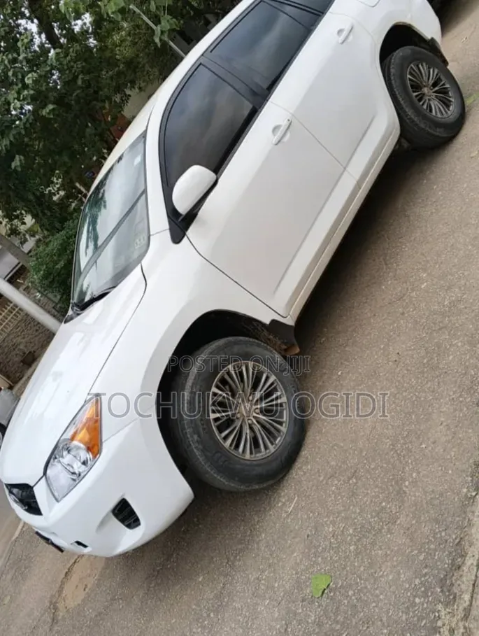 Toyota RAV4 2010 White