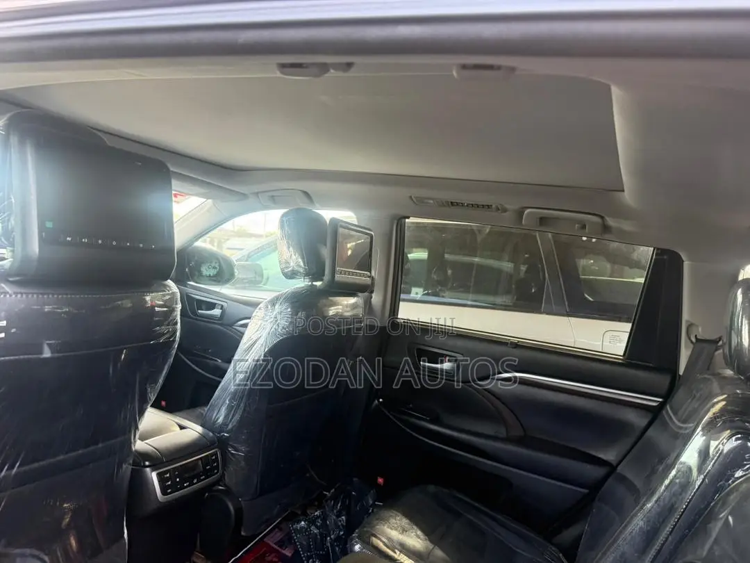 Toyota Highlander Limited Platinum V6 4x4 (3.5L 6cyl 6A) 2016 Gray