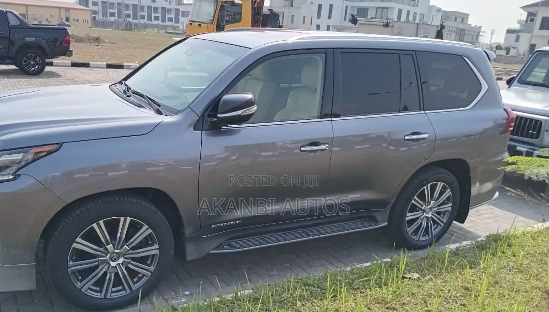 Lexus LX 570 AWD 2017 Gray