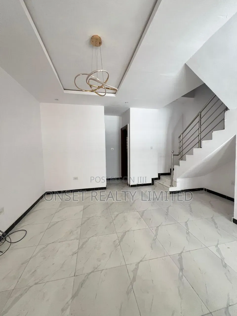 3bdrm Duplex in Cornerstone Estate for sale
