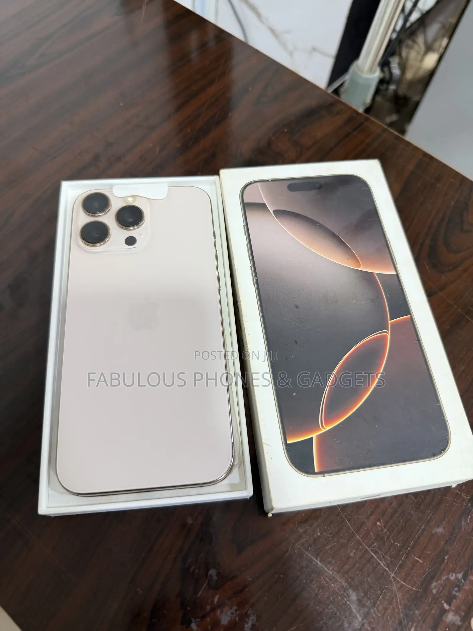 Apple iPhone 16 Pro Max 1 TB Gold