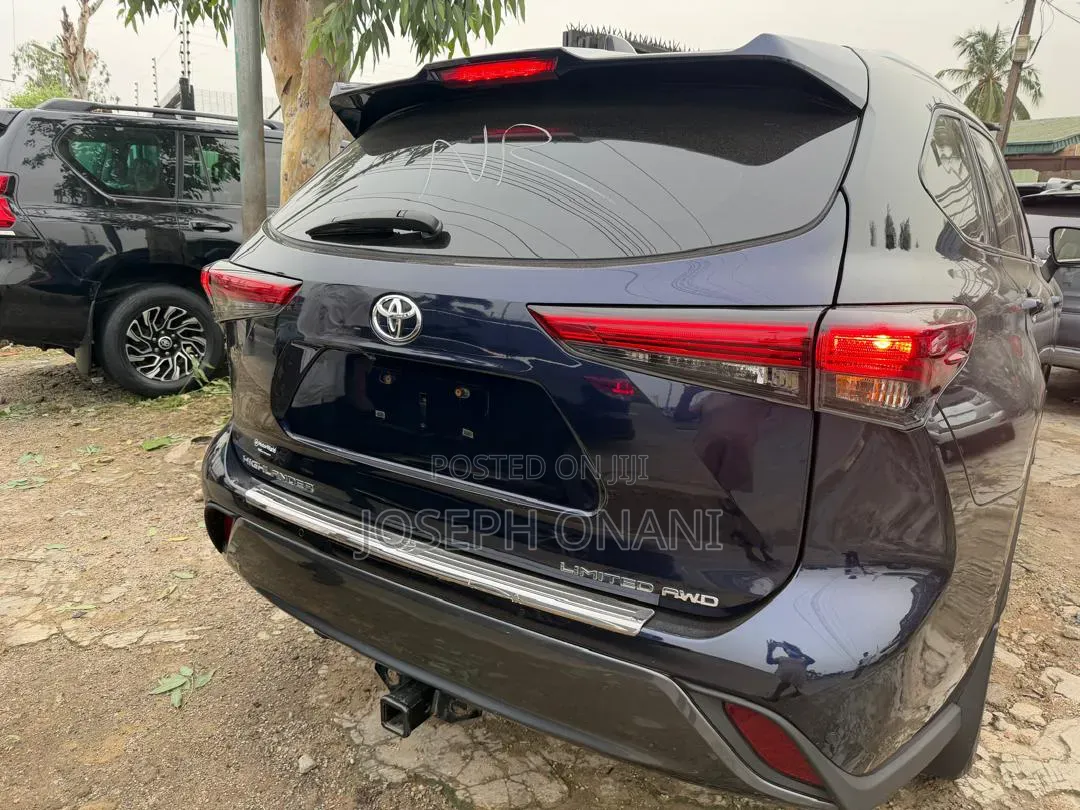 Toyota Highlander Limited 2022 Black