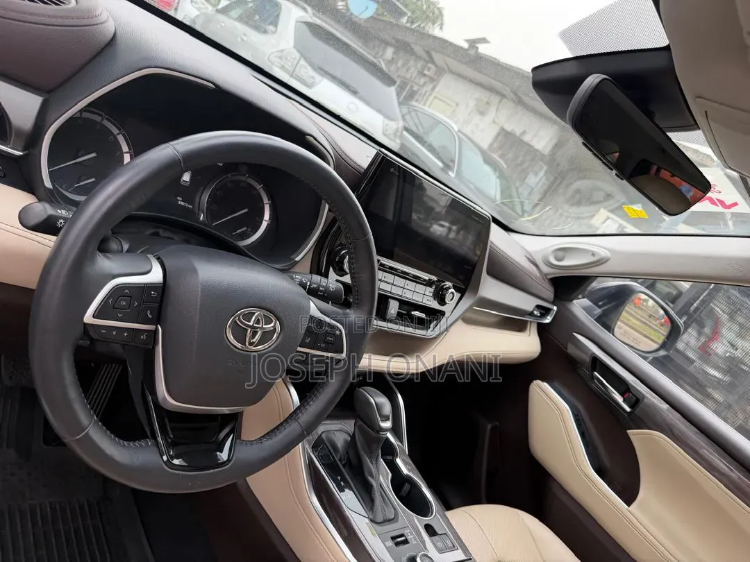 Toyota Highlander Limited 2022 Black