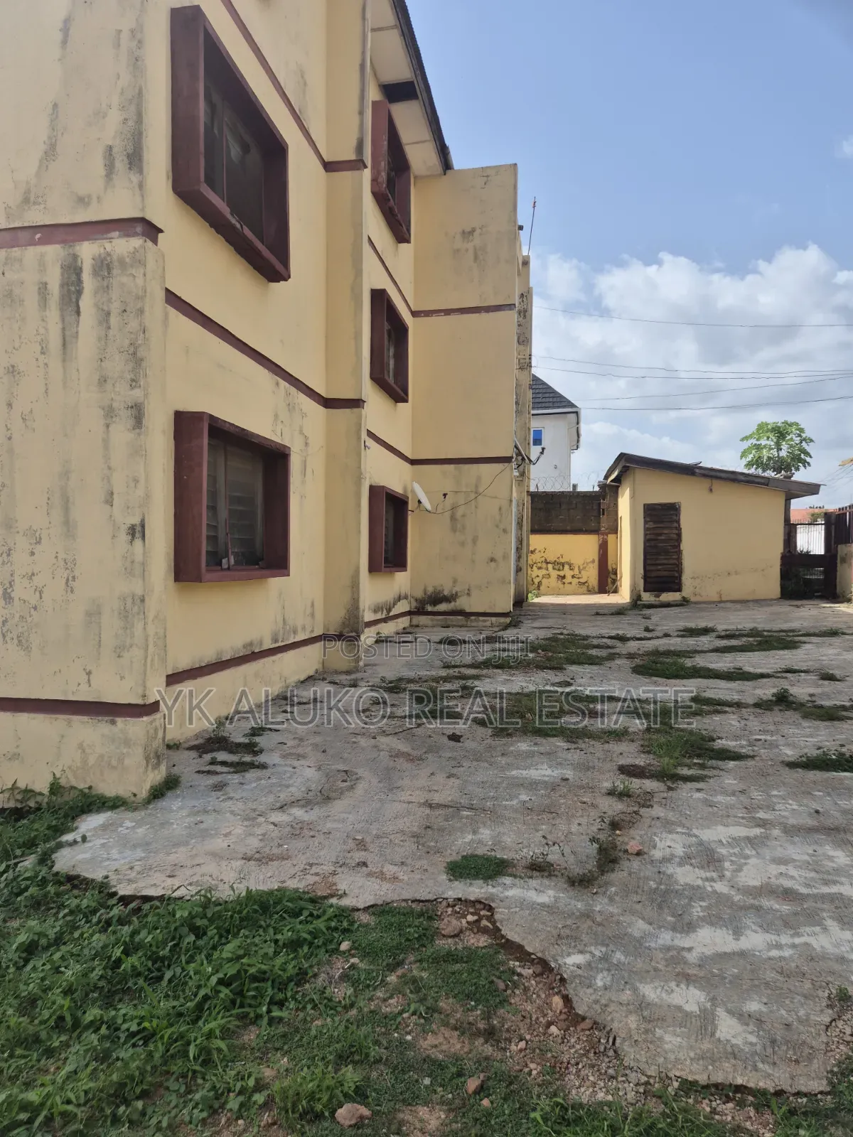 9bdrm Block of Flats in Gra Estate, Ilorin South for sale