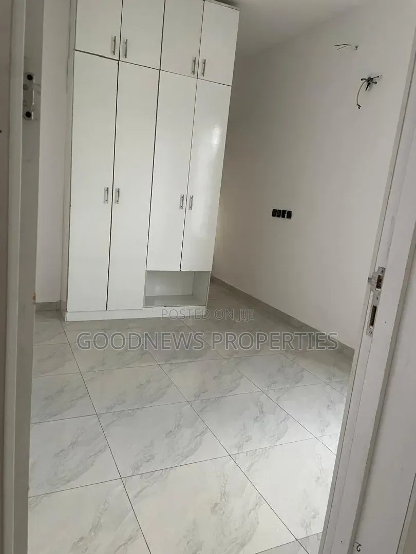 4bdrm Duplex in Ikota for rent