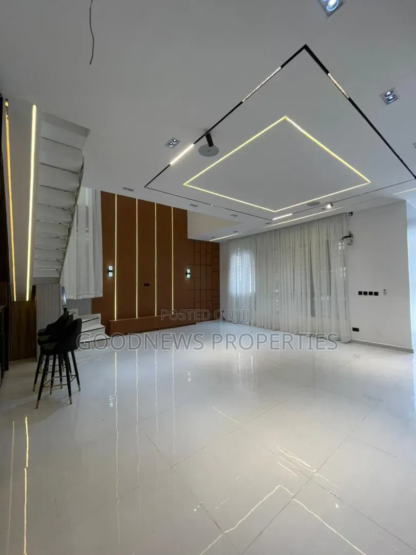 5bdrm Duplex in Chevron Toll Gate for sale